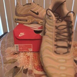Nike Air Max Plus Sneakers in Beige and Brown